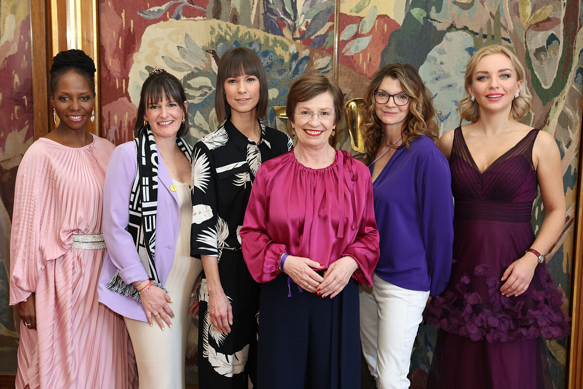 Rachelle Jeanty, Yvonne Poul, Christina Stürmer, Doris Schmidauer, Gina Eitelbös, und Lidia Baich