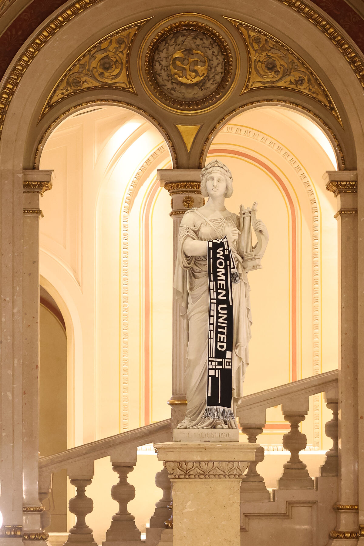 Wiener Staatsoper _ RISE! 03