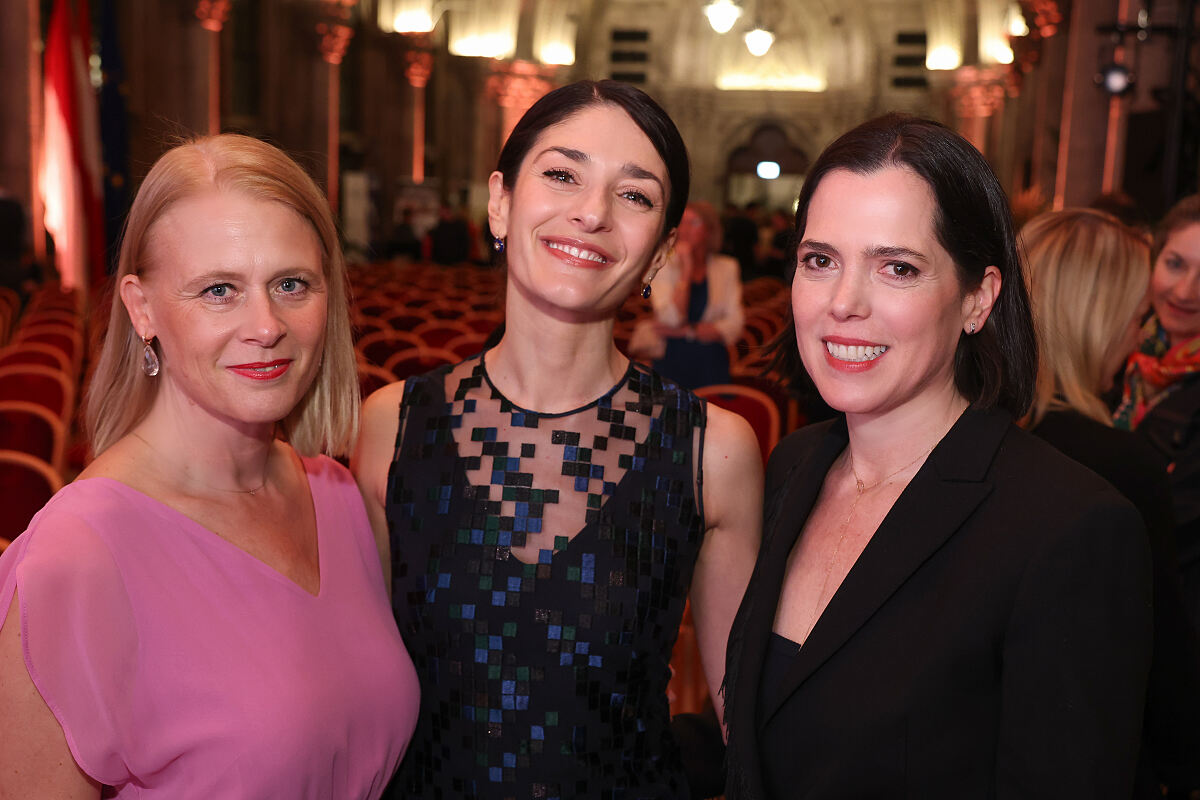 Simone Wohinz, Ketevan Papaya, Andrea Unterberger (AKRIS)