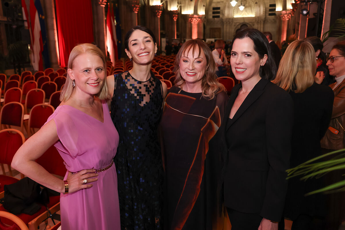 Simone Wohinz, Ketevan Papaya, Kristin Hanusch-Linser, Andrea Unterberger (AKRIS)