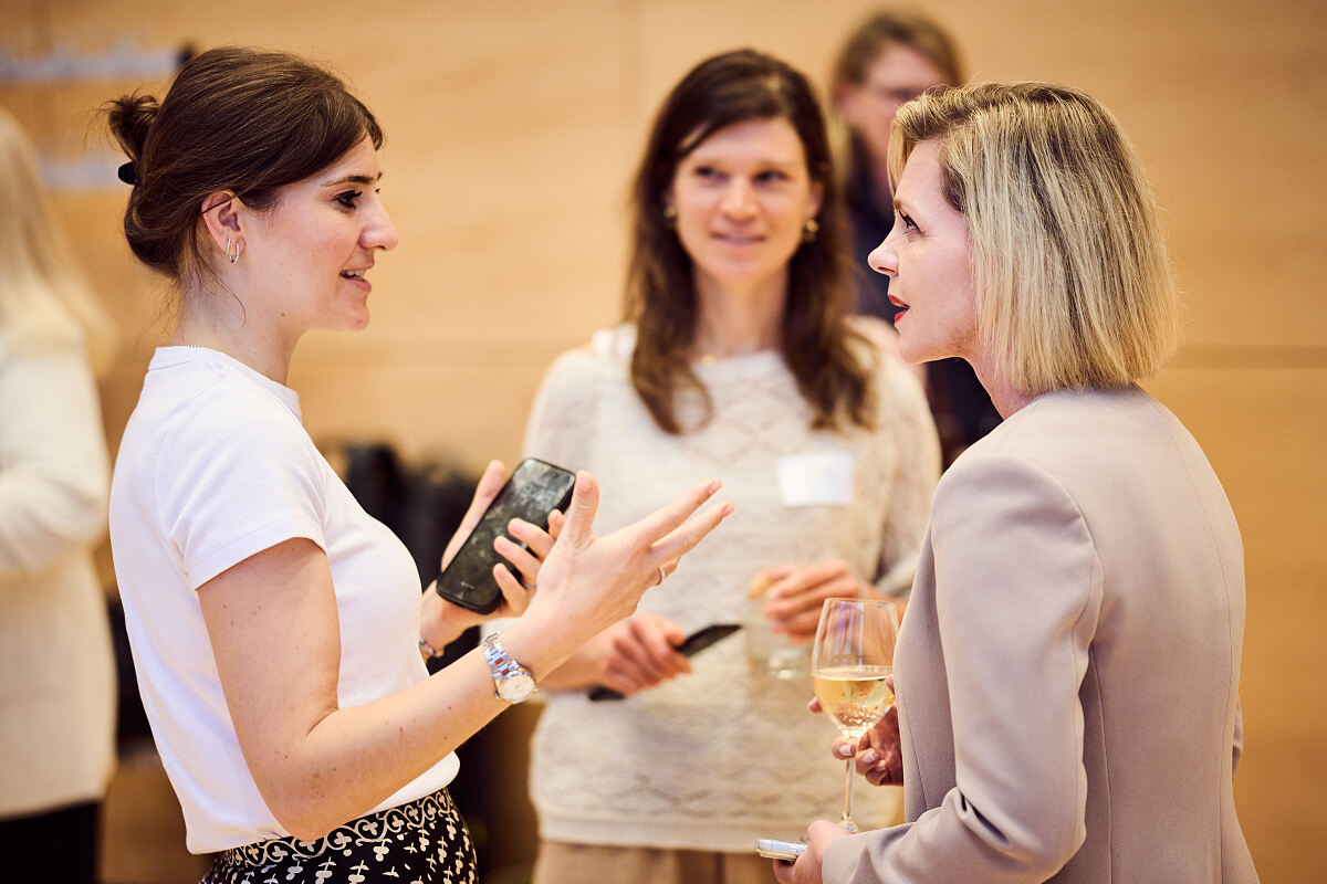 Maresa Hoffmann, Lena Zeger Dr. Irene Bader
