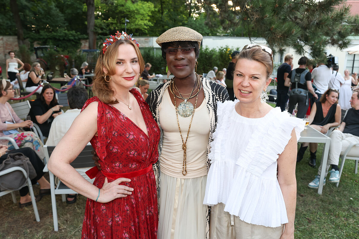 Niki Osl, Dorretta Carter, Sabine Karner