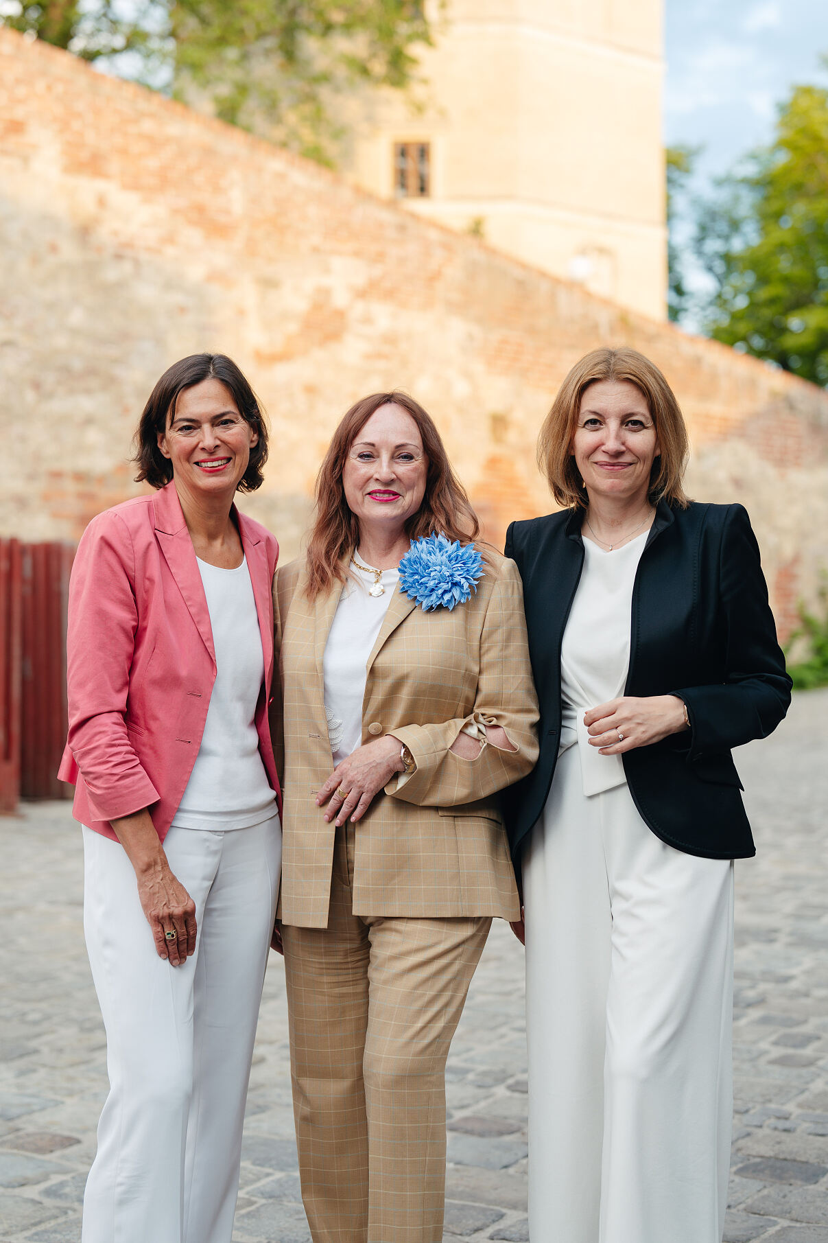 Silvia Angelo, Kristin Hanusch-Linser, Susanna Zapreva