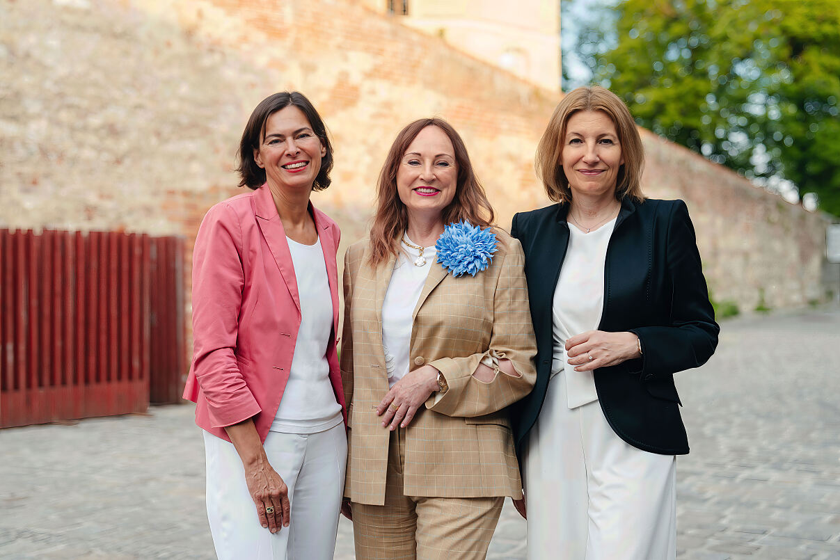 Silvia-Angelo,-Kristin-Hanusch-Linser,-Susanna-Zapreva