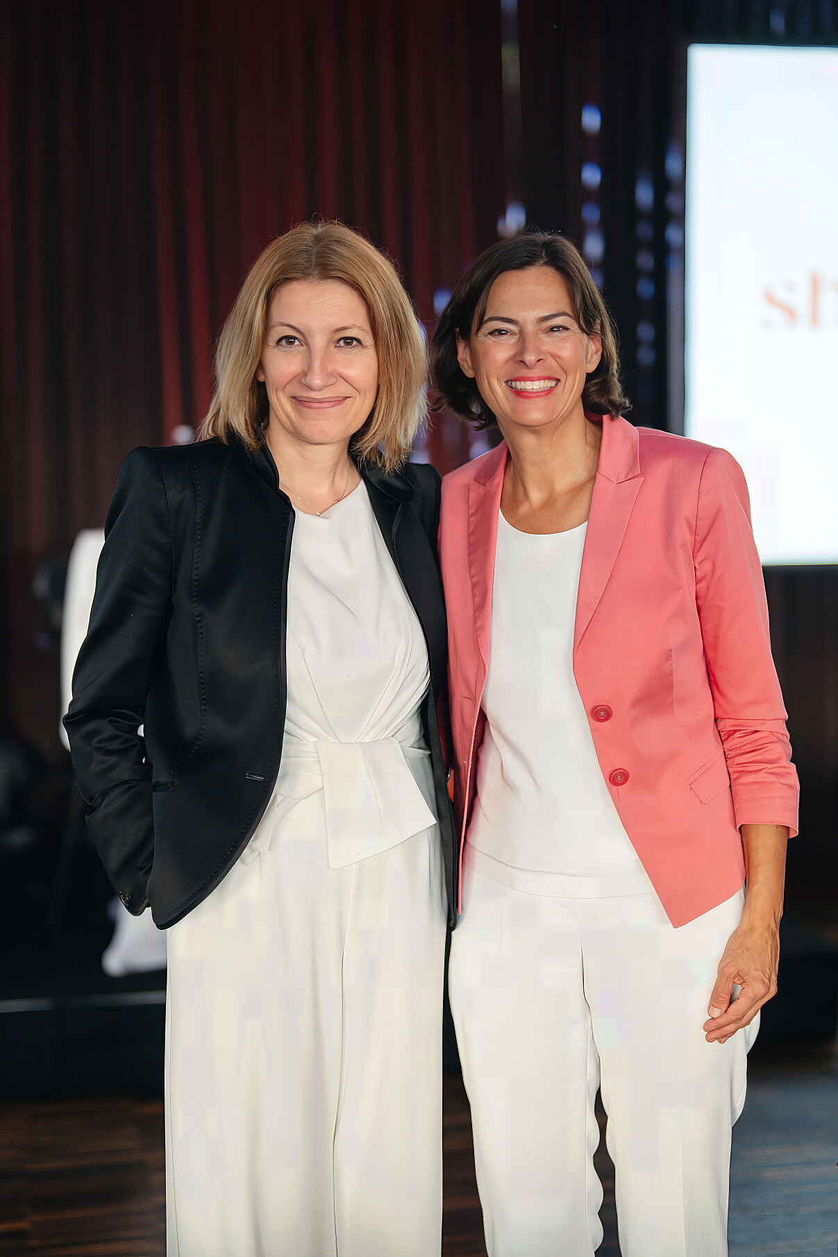 Susanna-Zapreva, Silvia-Angelo