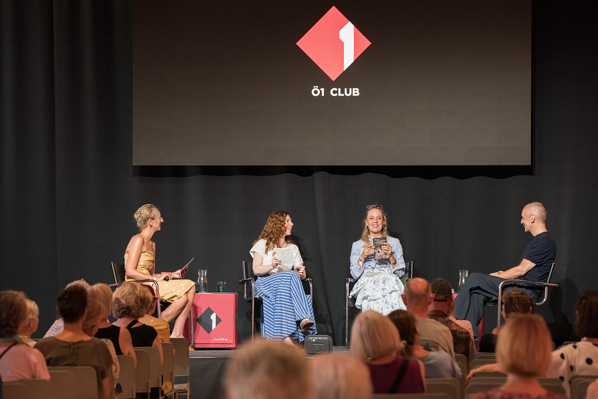 Julia Zarbach, Teresa Vogl, Lilian Klebow und Stefan Cordes