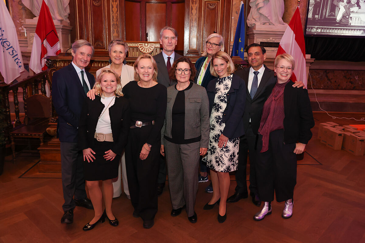 Peter Launsky-Tieffenthal, Ruth Gabler-Schachermayr, Christa Schnabl,Hannelore Veit, Rektor Sebastian Schütze, Carmen Lehner, Ursula Plassnik,Tamara Ranzenberger-Haider, Vijay Upadhyaya, Cornelia Blum