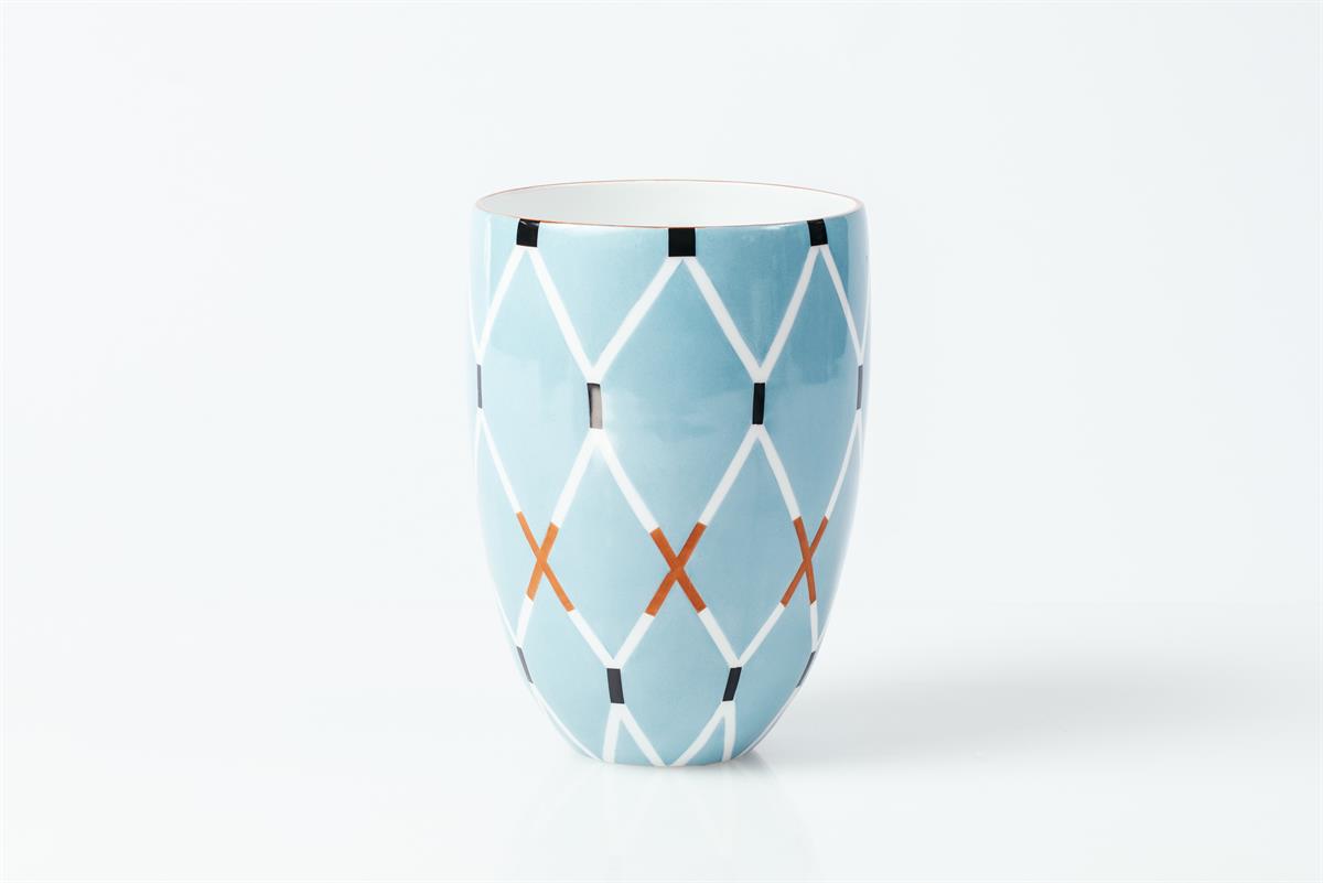 Vase Porzellan ab EUR 249 © Lukas Lorenz