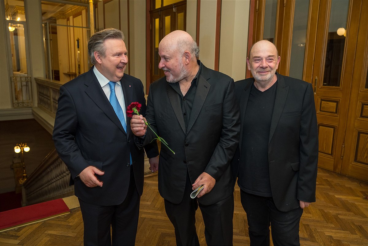 Dr. Michael Ludwig mit Frank Wildhorn und Koen Schoots