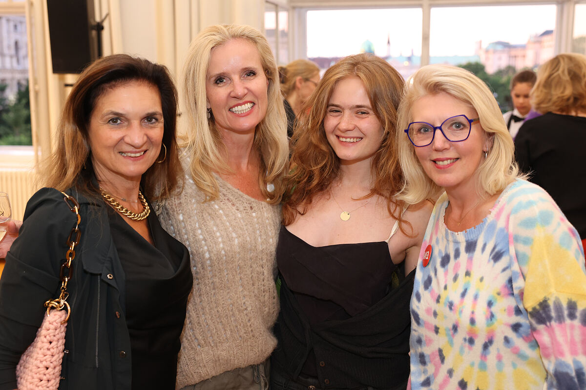 Sophia Brandstetter, Kathrin und Lara Güven, Liane Seitz