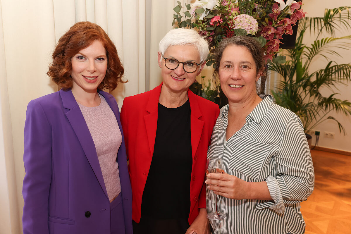 Teresa Vogl, Maria Rösslhumer und Petra Hartlieb