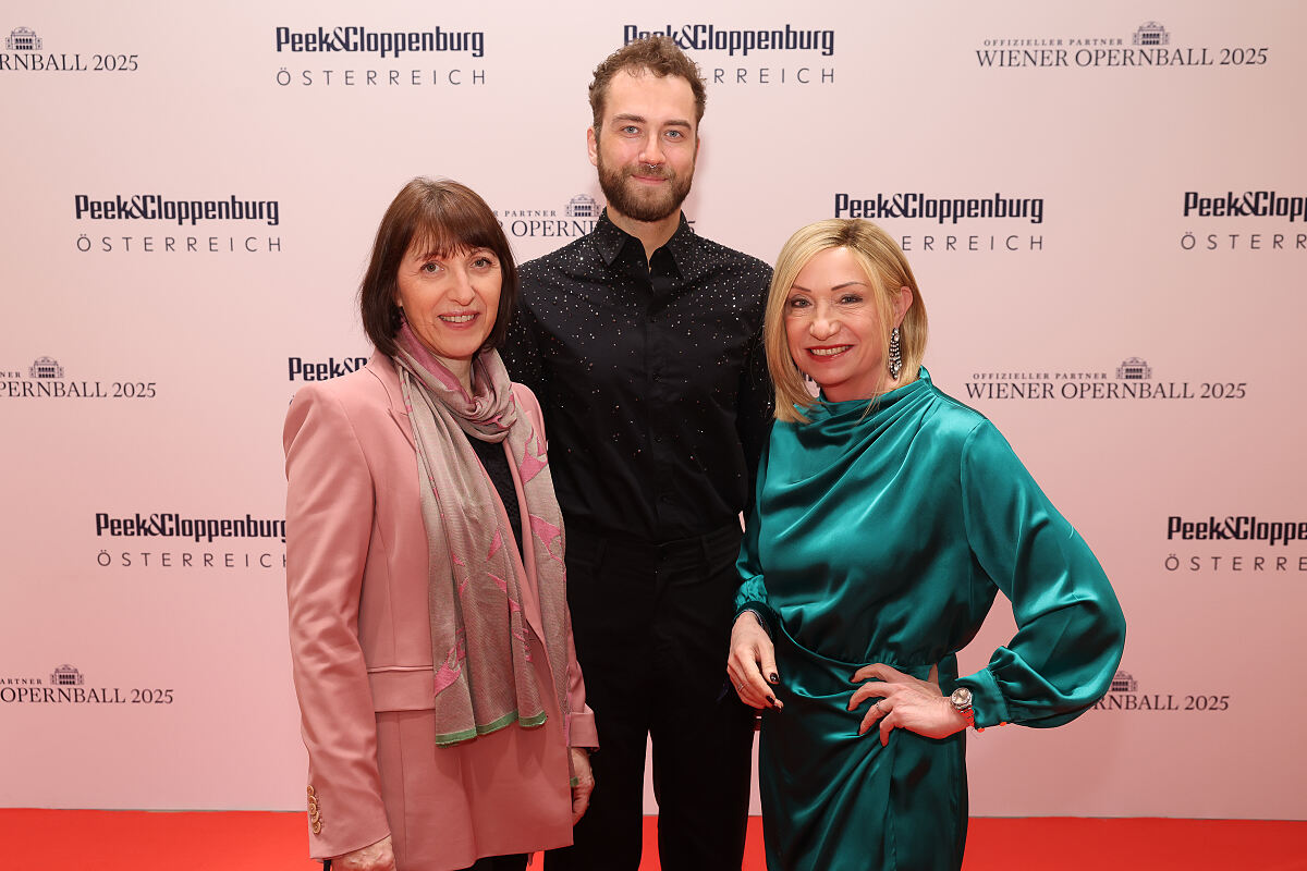 Monika Kycelt, Kevin Knabe (Modeschule Hetzendorf) und Susanne Athanasiadis