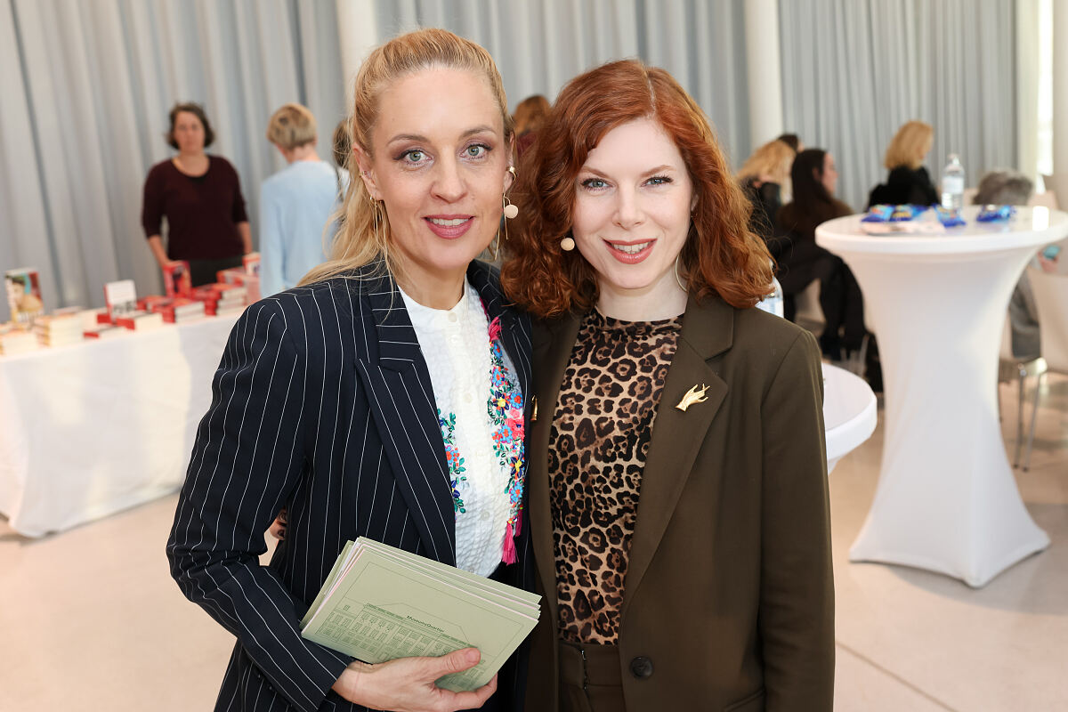Lilian Klebow und Teresa Vogl