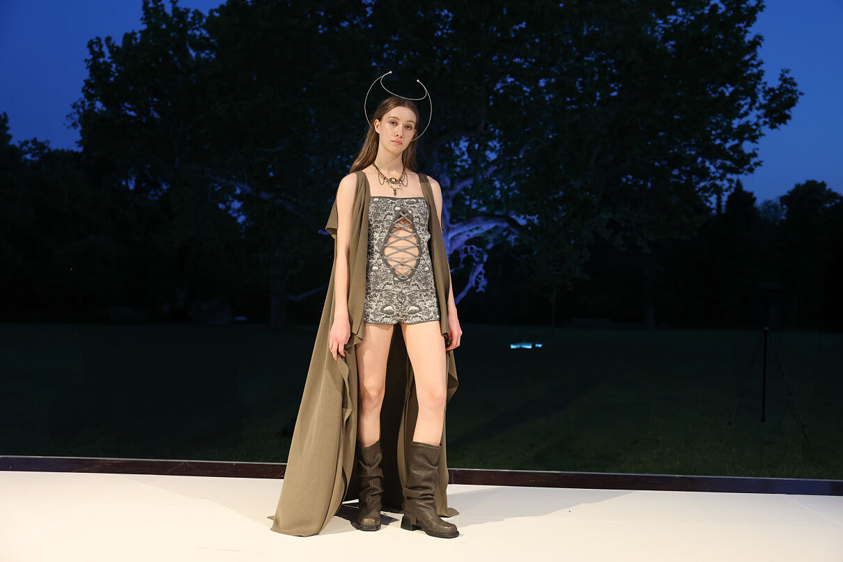 Model Abschluss-Show 25